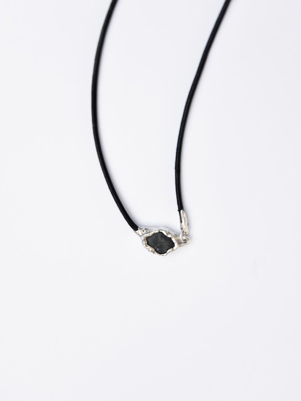 LARVIK STONE NECKLACE